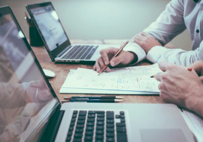 Who cannot invest in a hedge fund