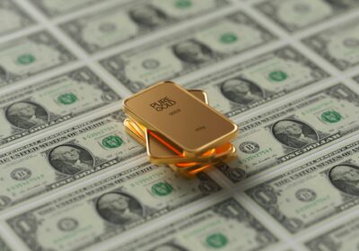 Why is gold price dropping