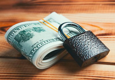 What are the signs of a financial scam