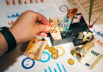 What is a common tactic in investment fraud