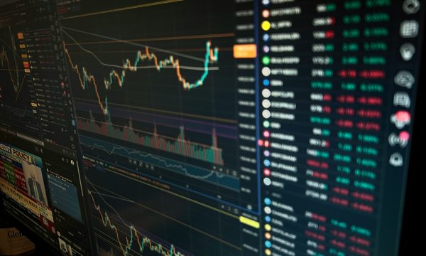 What are the risks of Alternative investments
