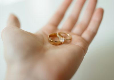 What is the gold ring scam